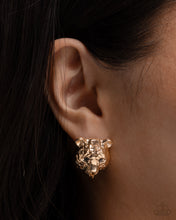 Load image into Gallery viewer, Luminescent Leopard - Gold
