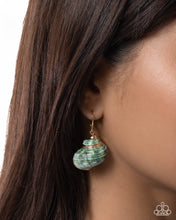 Load image into Gallery viewer, Seashell Spotlight - Green
